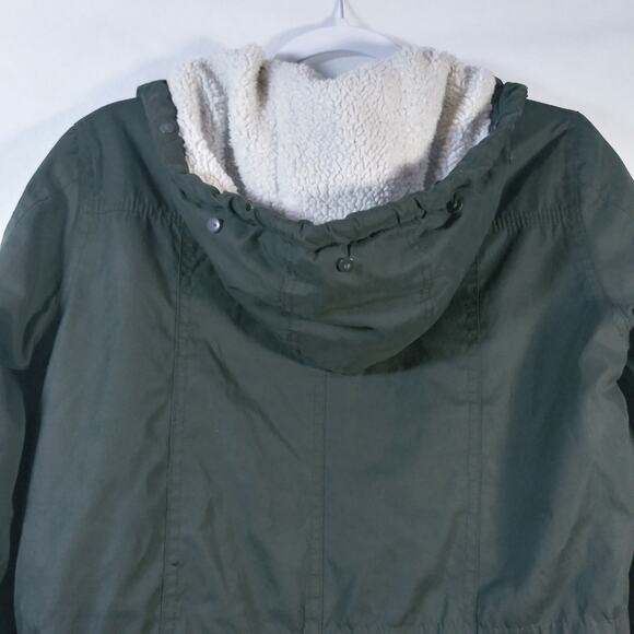 Asos Army Green Utility Jacket Quilted Liner Sherpa lined Hood Size 2 - Picture 9 of 13